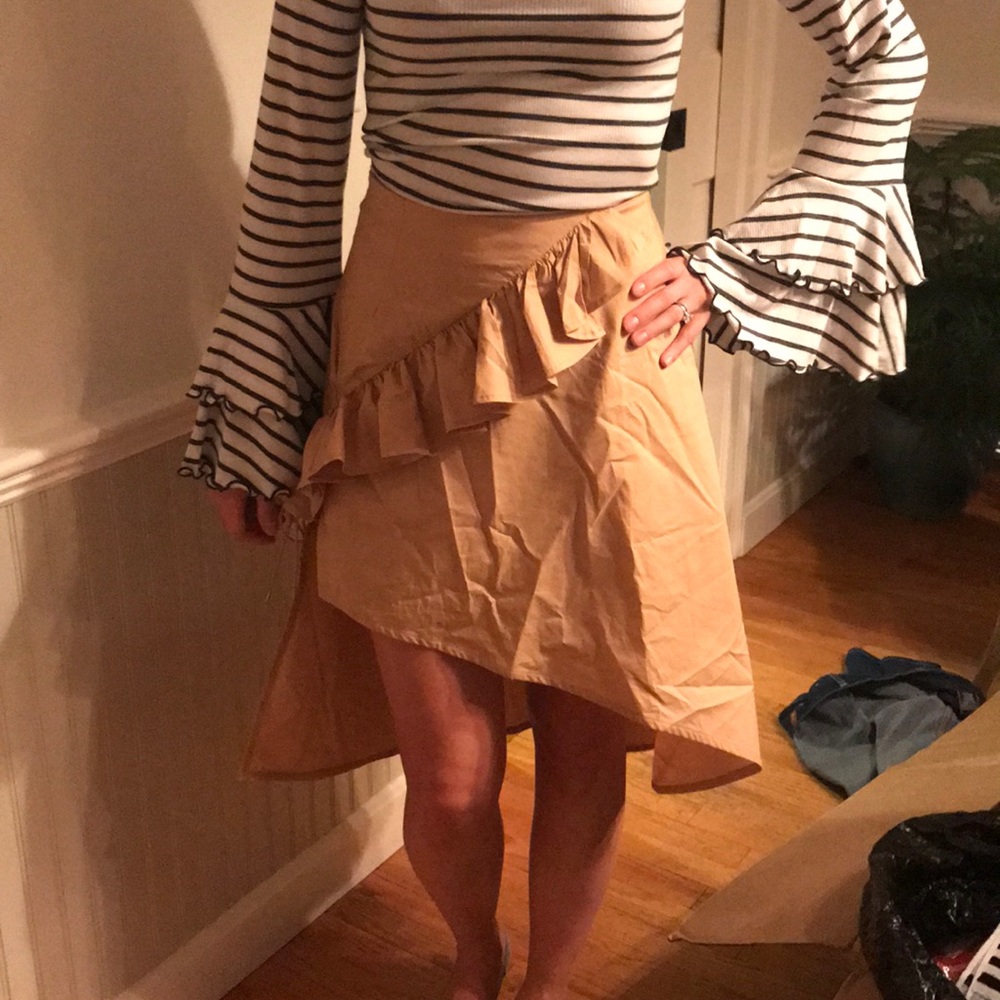 N12H ruched hi low skirt